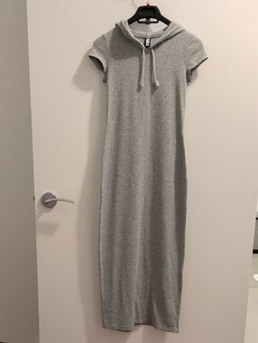 Forever 21 Gray Short Sleeve Hooded Maxi Dress